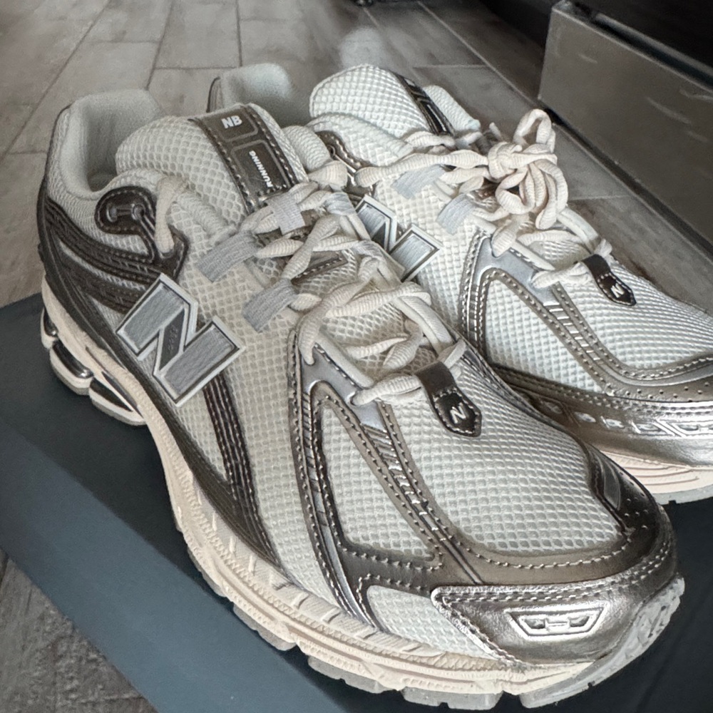 New Balance 1906R Arid
Stone Size 12.5 Women or 11 Men - Picture 3 of 9